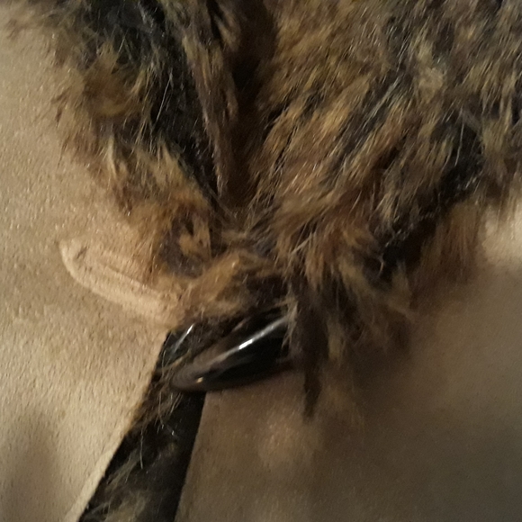 Vest - Picture 6 of 7